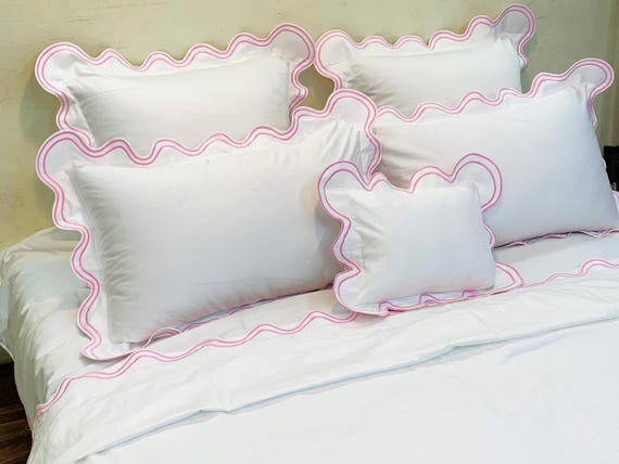 Double Scalloped Duvet Cover Set 400 Thread Count Cotton Sateen Hotel Stitch - 1 Duvet cover and 2 Shams