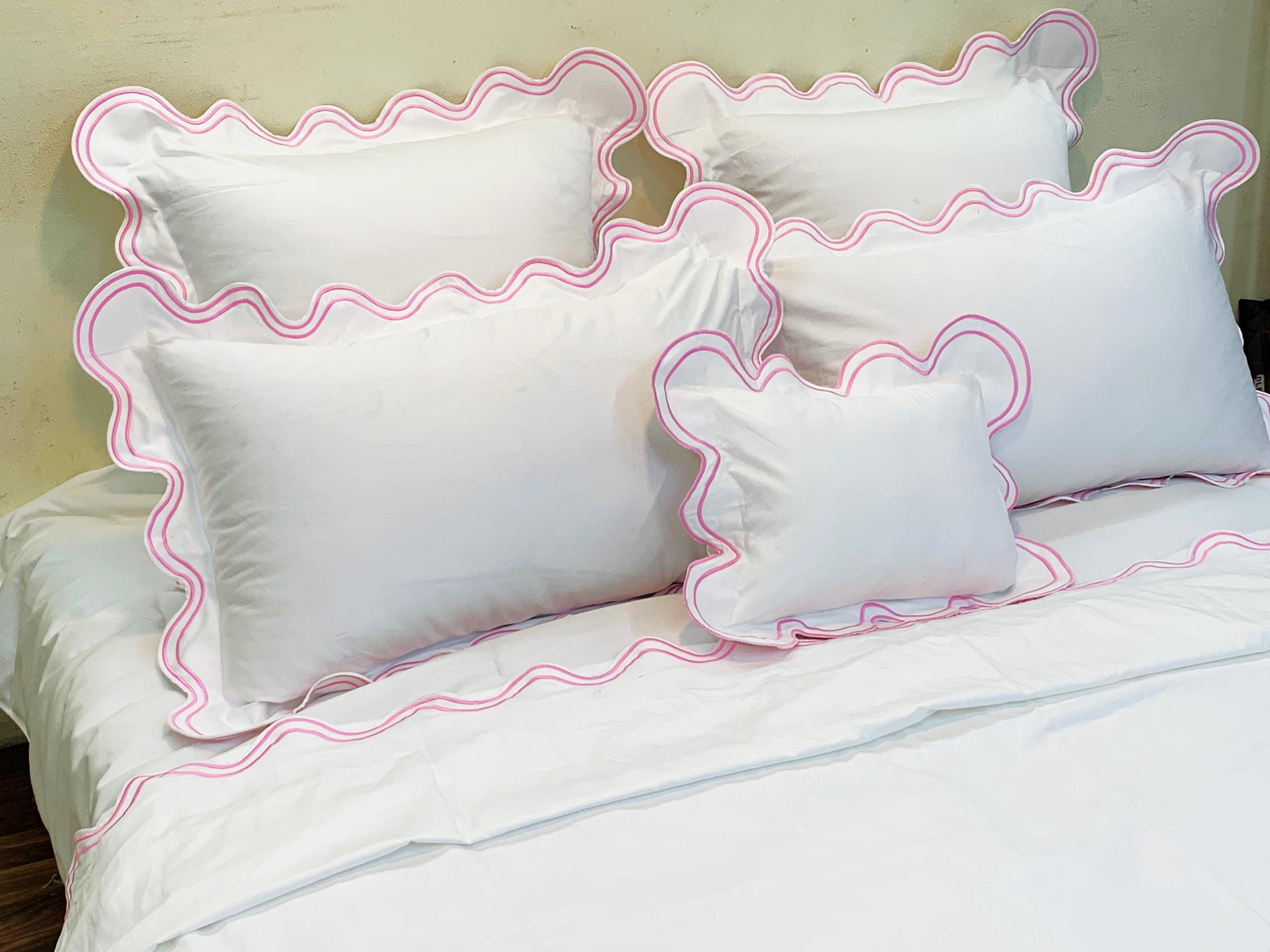 Double Scalloped Duvet Cover Set 400 Thread Count Cotton Sateen Hotel Stitch - 1 Duvet cover and 2 Shams