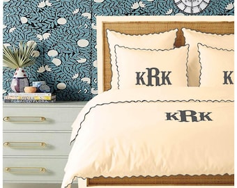 Monogram ivoor 400 thread count katoensatijn hotelsteek dekbedovertrekset geschulpt borduurwerk 1 dekbedovertrek en 2 kussensloop