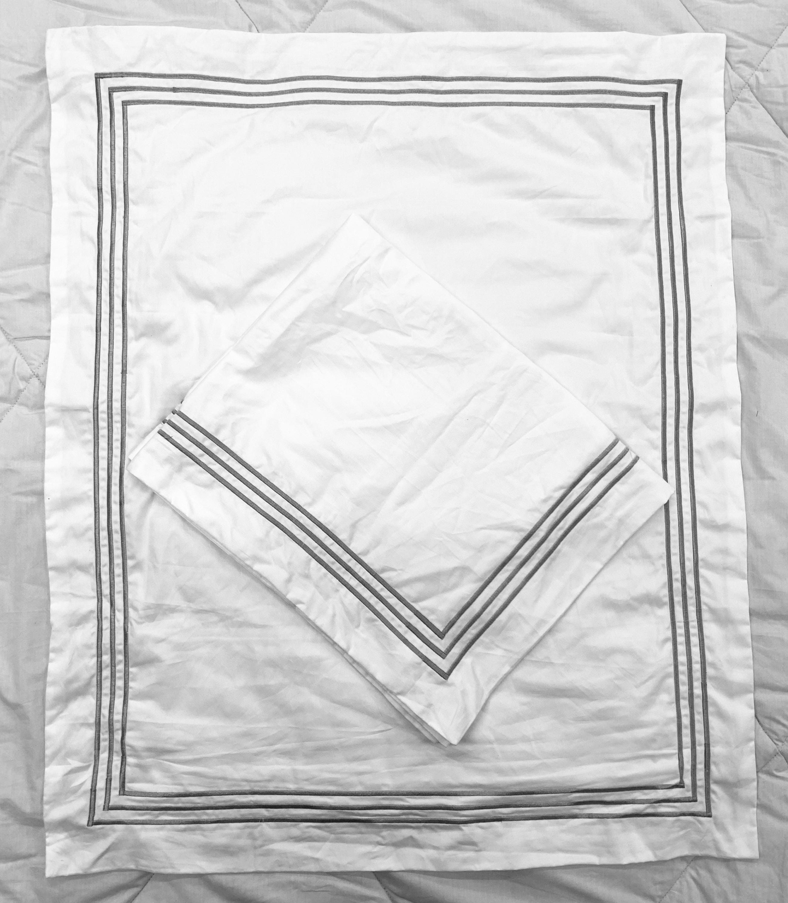 400 Thread Count White Cotton Sateen Hotel Stitch Pillow Sham with 2-inch flange Embroidery Border (Set of 1)