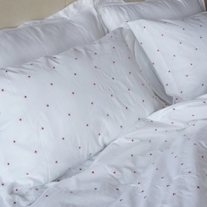 200 Thread Count White Cotton Sateen Hotel Stitch Duvet Cover Set in 4 Different Plus Embroidered 1 Duvet Cover and 2 Pillow Sham Cover