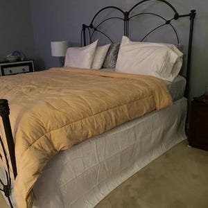 Quilted Bed Skirt Horizontal Cotton Batting: 3 Layers of fabric are sewn together to make it Quilted BedSkirt-  3 Sided 100% Cotton