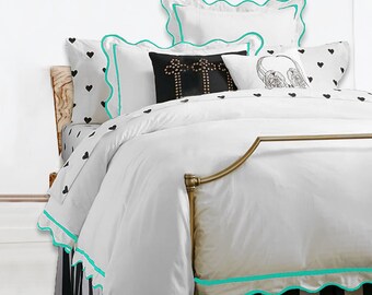 Dorma single sheet. Vintage single scalloped edged sheet