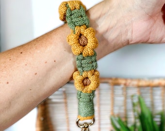 Sunflower Keychain, Yellow Flower Key Chain, Aesthetic Car Accessories, Best Friend Gift, Boho Birthday Gift For Her, Hippie Gifts