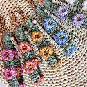 Personalized Macrame Flower Wristlet, Boho Bracelet Name Keychain, Customized Lanyard For Keys Short, Cute Key Fob, Gift For Female Coworker