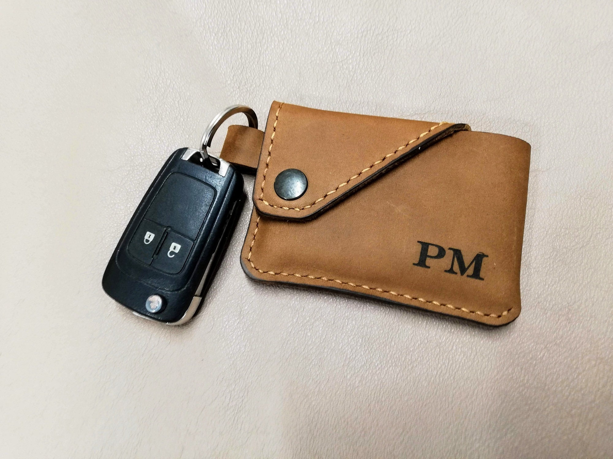Wallet keychain ♥️  Girly car accessories, Cute car accessories