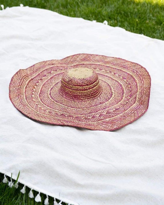 red beach hat