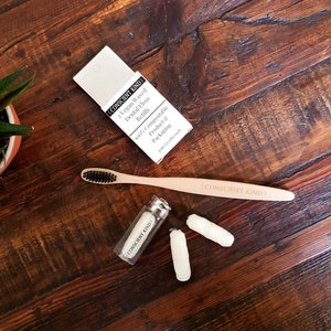 Bamboo Toothbrush & Vegan Zero-Waste Floss