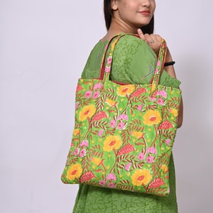 Bolsa de algodón acolchada con estampado floral: bolsa de compras india hecha a mano