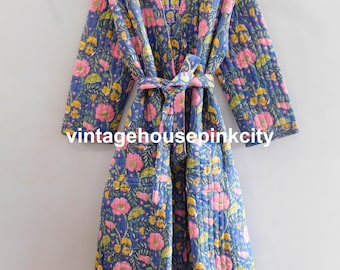 Szlafrok kimono z bawełny pikowanej z nadrukiem blokowym: dwustronny szlafrok w kwiaty