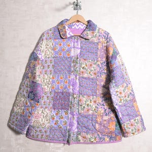 Chaqueta Kantha Patchwork hecha a mano de algodón indio, chaqueta bohemia floral acolchada de manga larga para mujer