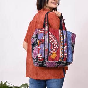 Sac à bandoulière Boho Kantha Fourre-tout vintage fait main, sac à main hippie, sac de transport unique pour l'épicerie, les courses ou un usage quotidien