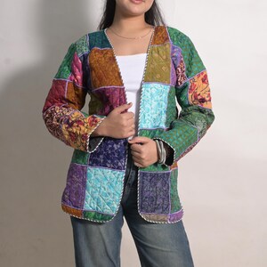 Vintage Kantha Patchwork Jacka Handgjord Indisk Siden Quilted Boho Kappa Blommig Långärmad Jacka Dam