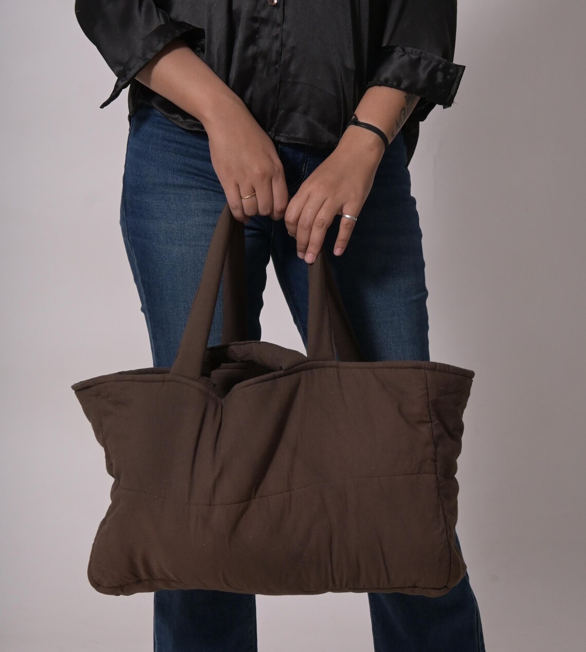 Women designer bag large brown quilted tote bag with two handles, foto 1 di 4