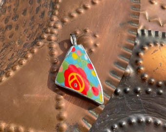 Colgante de cerámica con flores