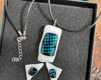 Juego de joyas Snow&Ice: vidrio fusionado con textura dicroica