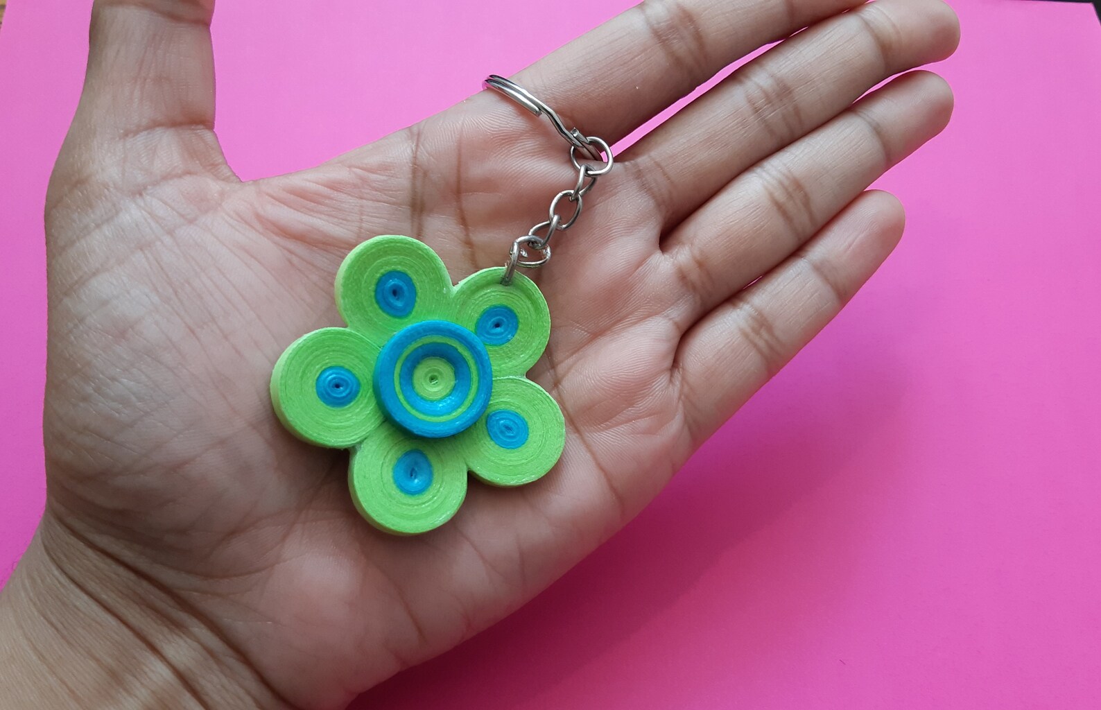 Handmade Paper Quilling Flower Keychains, Handmade Key Chains for Best
