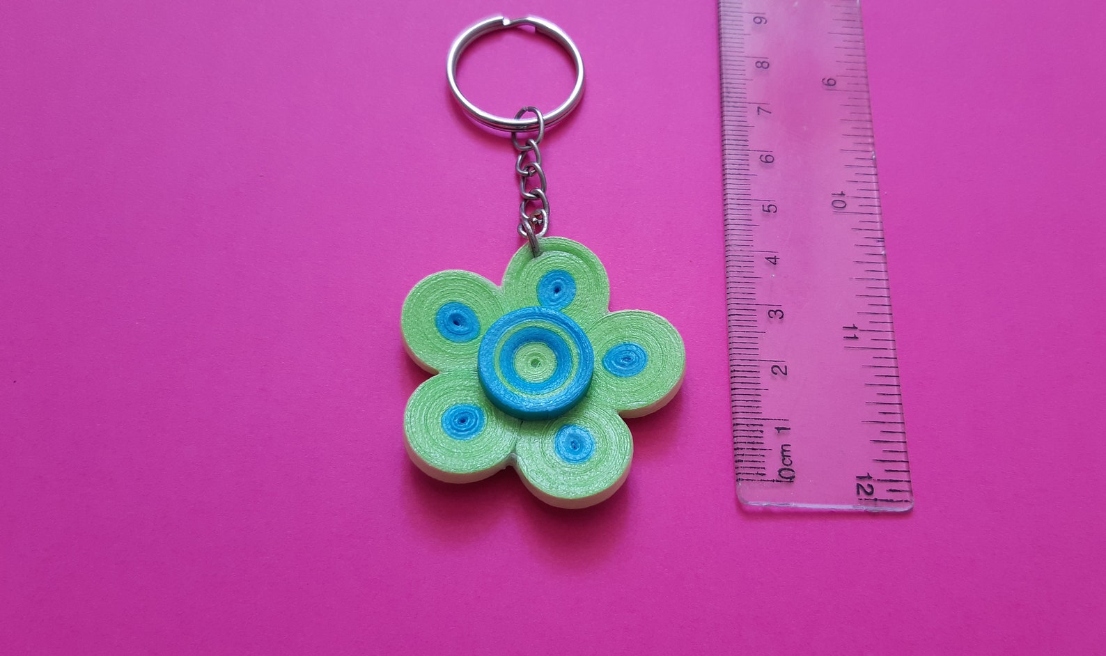Handmade Paper Quilling Flower Keychains, Handmade Key Chains for Best