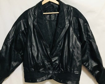 Vintage black leather jacket 80s 90s / batwing or dolman sleeves / goth suede crop / structured shoulder / shoulder pads