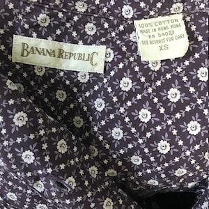 Vintage cottagecore shirt purple ditzy floral / 80s 90s Banana Republic tuxedo detail long sleeve blouse / 100% cotton / small-medium image 5