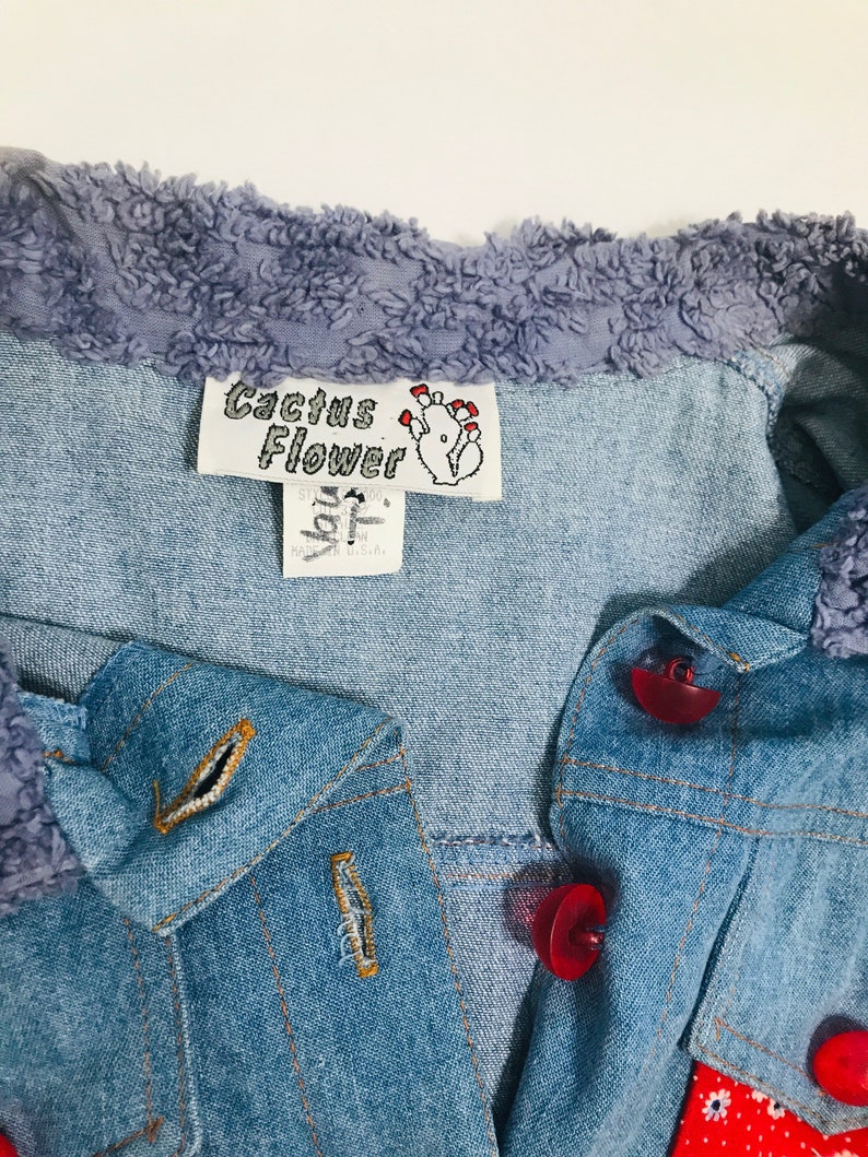 Vintage denim cottagecore 90s-does-70s top / delightful ditsy print and textured cotton / sleeveless prairie vest / Cactus Flower / small image 7