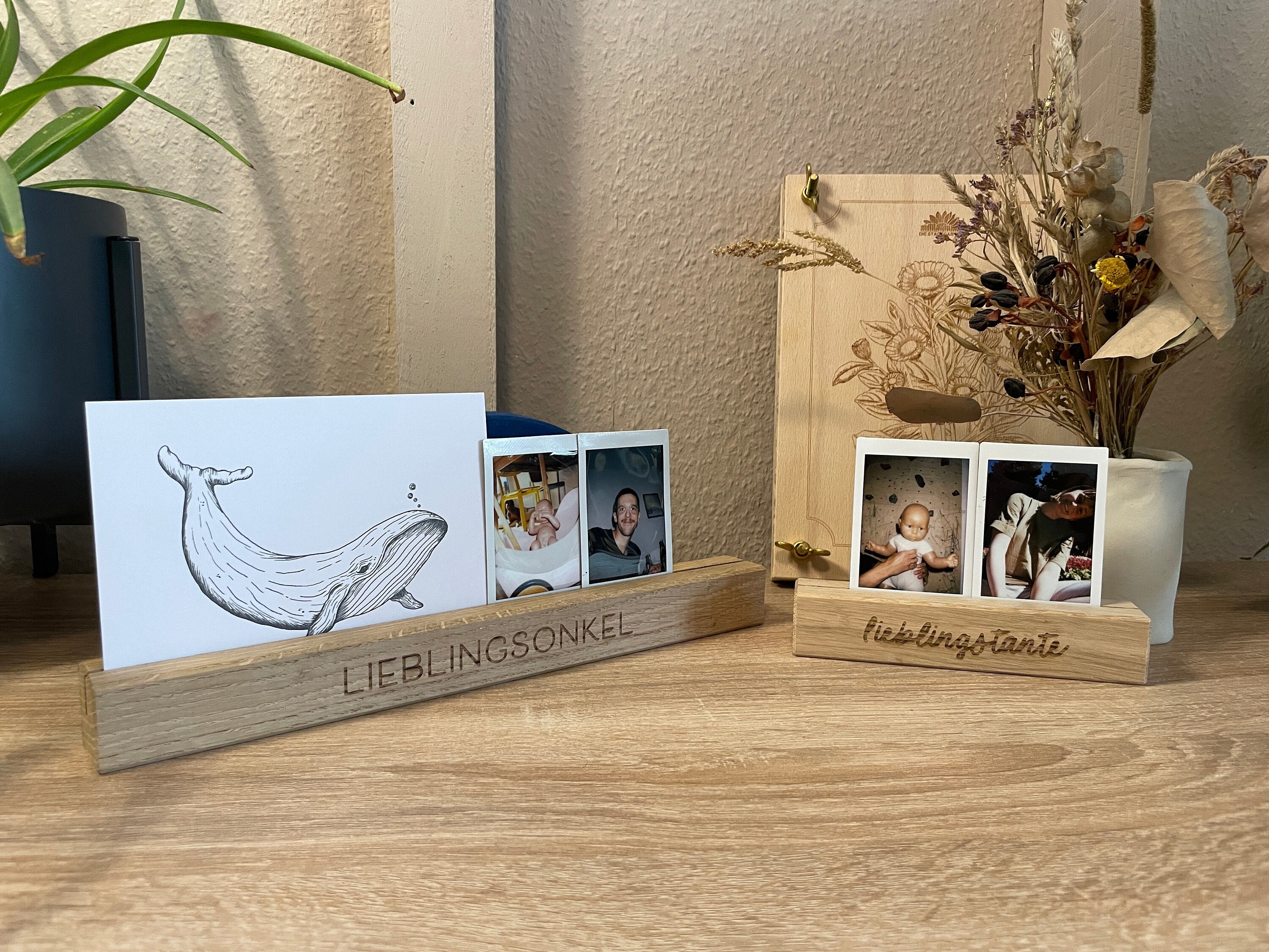 Photo bar made of oak wood for postcards or pictures, Polaroid, Instax, photo stand, card stand, card holder, customizable