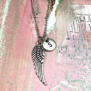 Angel Wing Necklace, Personalized Angel Wing Pendant Initial Necklace, Angel Wing Jewelry Charm Jewelry Memorial Gift Sympathy Gift for Loss