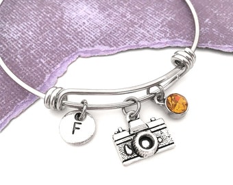 Camera Bangle, Camera Bracelet, Personalized Camera Charm Bangle, Camera Jewelry Camera Gifts Photographer Jewelry Photographer Gifts Women