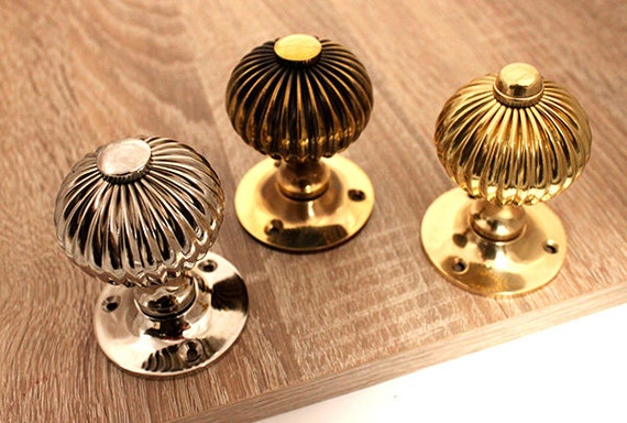Regency Aged Brass Reeded Door Lever Handles on round rose Free P/&P Period style