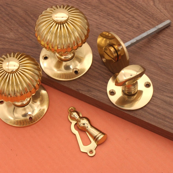 Regency Reeded Mortice Door Knob with Escutcheons / Privacy Polished Brass