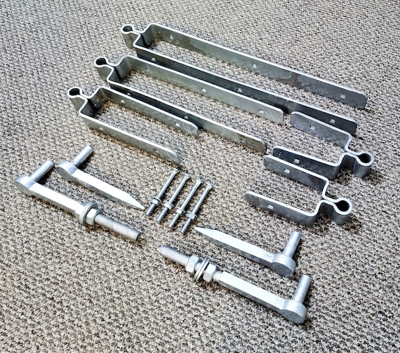 Field 2024 gate hinges