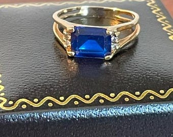 Vintage 14k Yellow Gold Blue Spinel and Diamond Accent Ring Size 5.25