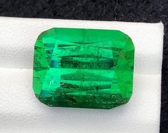 Green Tourmaline Faceted 27 ct - Bold Gemstone for Statement Jewelry
