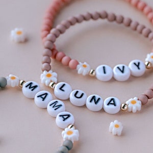 Pulsera de cuentas Spring Vibes / Pulsera de cuentas con nombre / Pulsera de cuentas de oro personalizada / Pulsera de margaritas