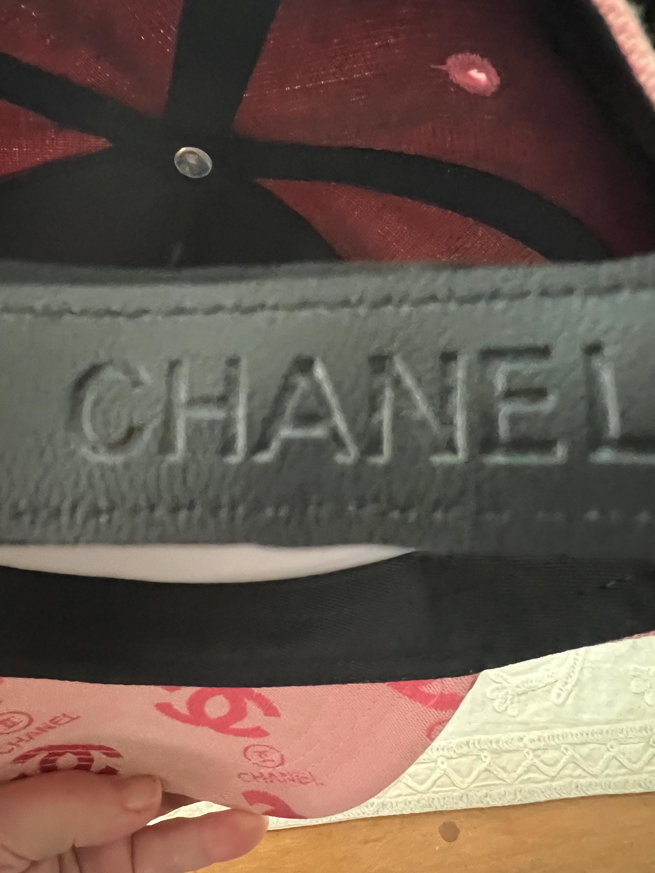 Authentic Chanel CC Embroidered Logo, Pink Cotton Baseball  display picture 1