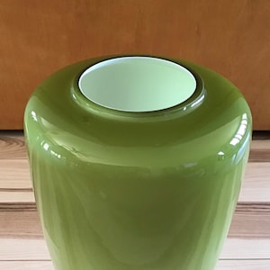 Zwiesel 1872 Impressive Centerpiece/Floor Vase Green Cased Glass Handmade Retro 1960 Mid Century Modern excellent