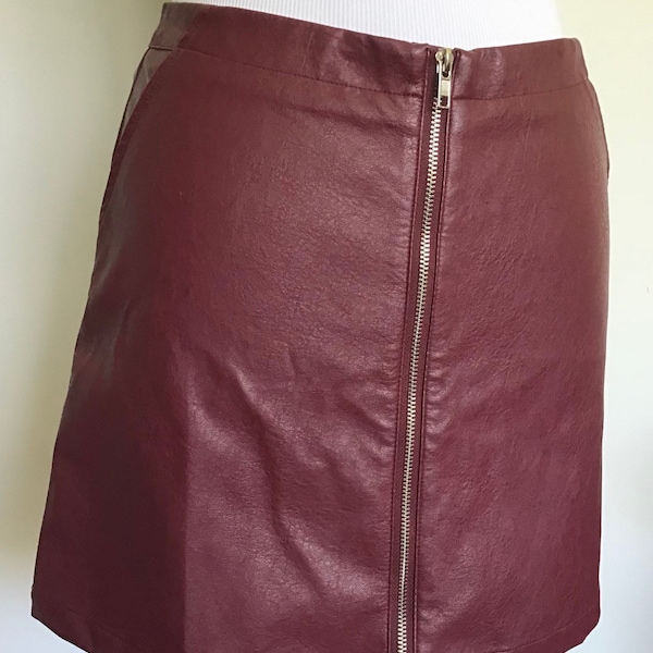 Poetix Red Leather Skirt – Zip Detail (Small)