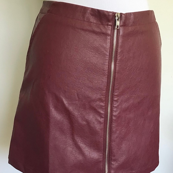 Comme USA Vegan Leather Size-Large Mini Skirt Wine Red excellent