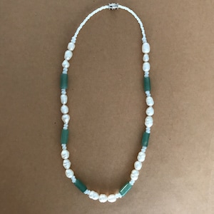 Baroque Pearl and Green Jade Necklace vintage 16”