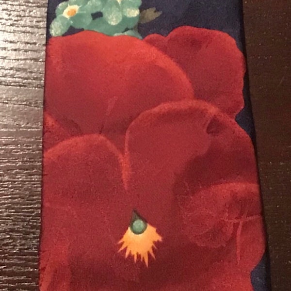 Guy Laroche Couture Pansy 100% Silk Necktie Floral VTG.