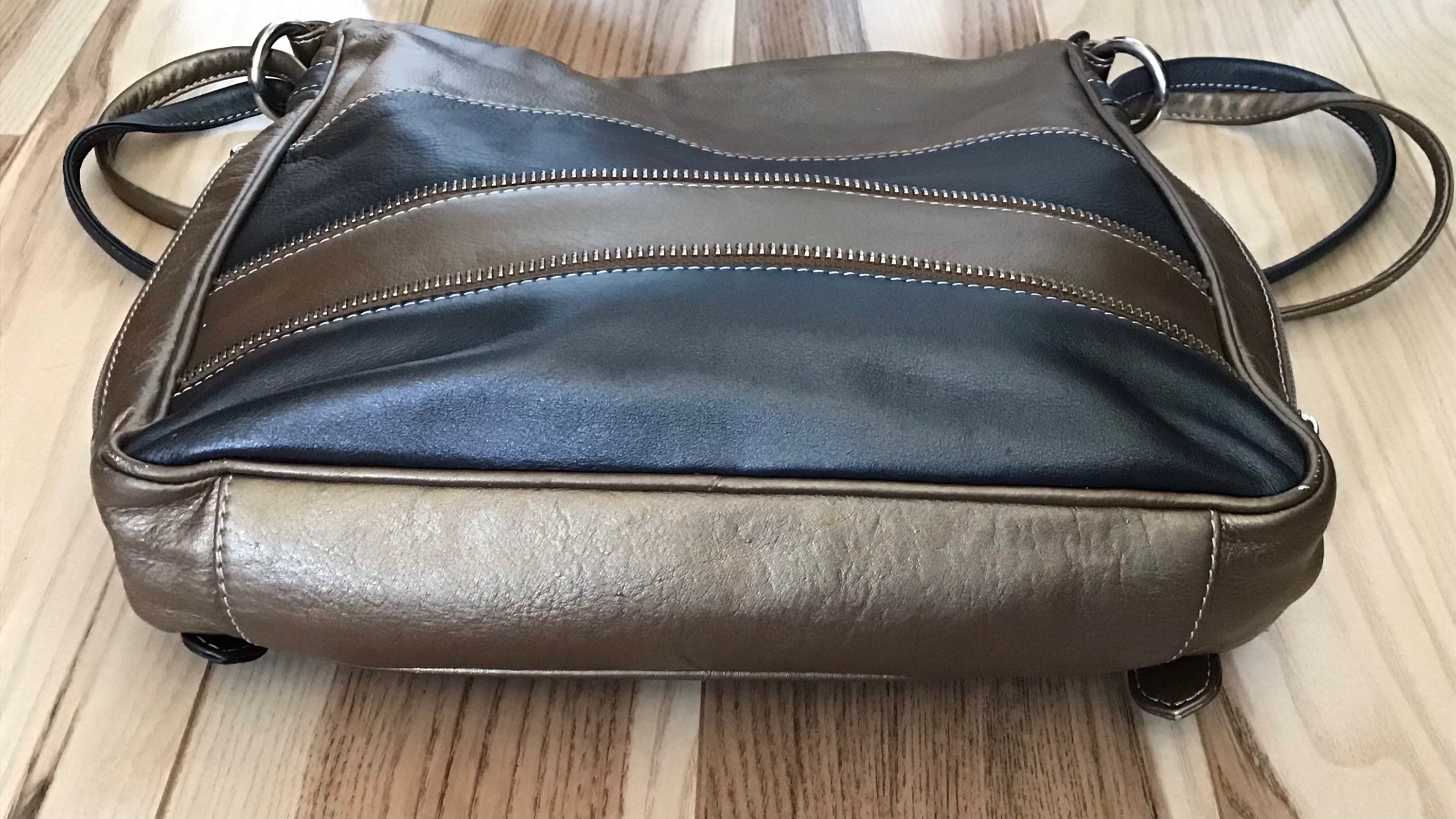 ILI New York Toronto Genuine Leather Handbag Bronze Black 
