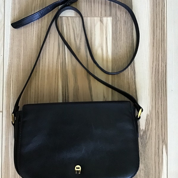 Etienne Aigner Classic Black Leather Crossbody Handbag VG-Excellent