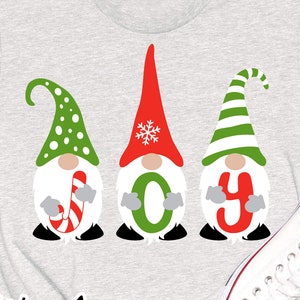 Tres gnomos navideños JOY Descarga digital / SVG, PNG, JPG, DXF, EPS / Archivo para imprimir, Archivo de corte para Cricut / Diseño de camisetas, Diseño de letreros Vacaciones de invierno