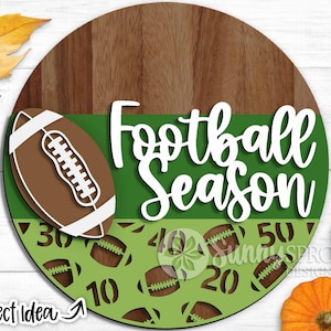 Voetbalseizoen, digitale download, ronde deurhanger svg, bord herfst herfst, Cricut, silhouet, Glowforge laserbestand, welkomstbord voetbal