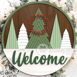 Cartello di benvenuto con ghirlanda di pino, download DIGITALE, appendino rotondo per porta in formato SVG, file di taglio laser Glowforge, Cricut, decorazioni invernali e natalizie