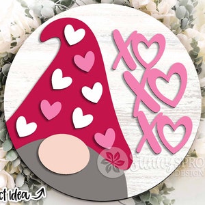 Heart Gnome XOXO-teken, digitale download, ronde deurhanger svg, Glowforge lasergesneden bestand, Cricut, Valentijnsdag welkomstbord