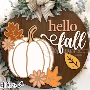 Hallo herfst! Omtrek pompoen en bladeren bord, digitale download, SVG lasersnijbestand, Cricut, rond herfst deurhanger ontwerp