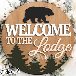 Benvenuti al cartello The Lodge, download digitale, file laser Glowforge, Cricut, appendino per porta rotondo in formato svg, cartello per camper, decorazione da parete per casa in tronchi di cabina