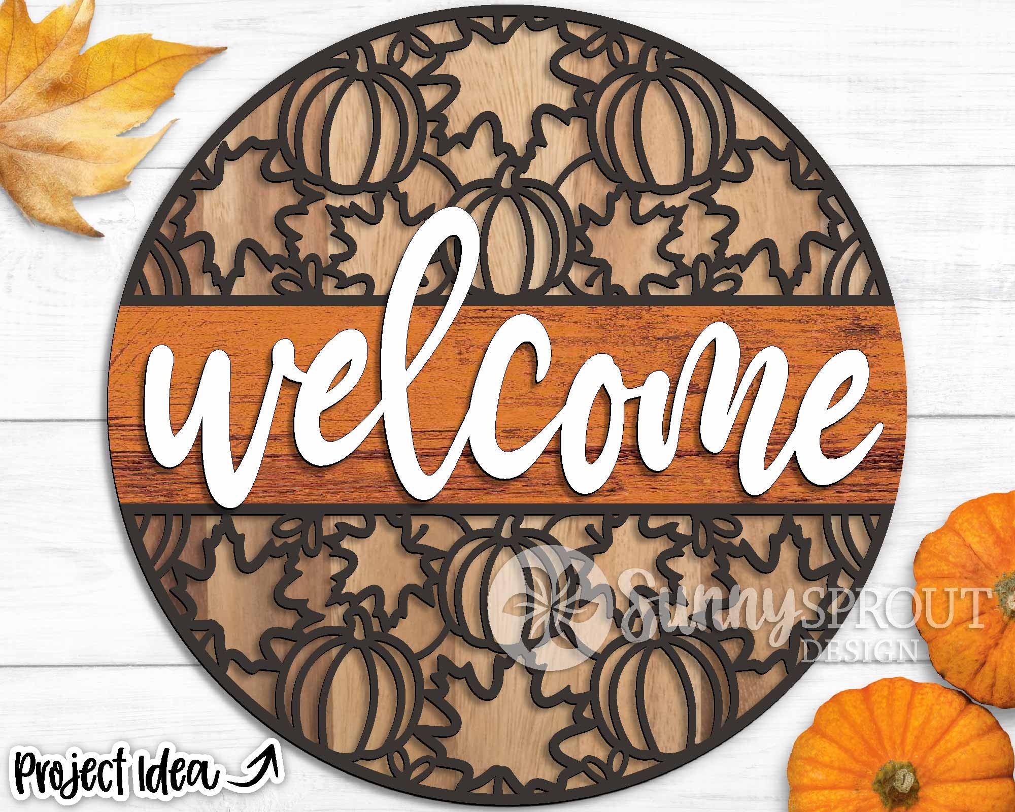 秋のウェルカムパターンサイン、デジタルダウンロード、丸型ドアハンガーSVG、Glowforgeレーザーファイル、Cricut、秋のサイン、カボチャの葉のパターンSVG