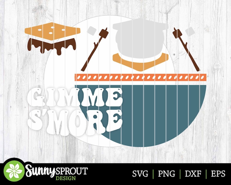 K&ouml;nnte beinhalten: Eine blaue und wei&szlig;e Grafik mit dem Text "Gimme S'more" in Wei&szlig;. Die Grafik zeigt ein Lagerfeuer mit einer Marshmallow auf einem Stock, einem Graham Cracker und einer Schokoladentafel.